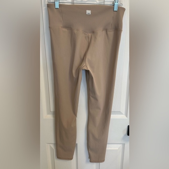 Vuori Ribbed Studio Leggings in Coconut Size M EUC - Picture 3 of 4